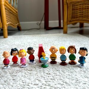 PEANUTS Charlie Brown& Friends 10 Set Collectible Figurines-Excellent Condition
